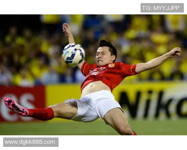 足球明星转型后卫的传奇故事与他们的精彩表现